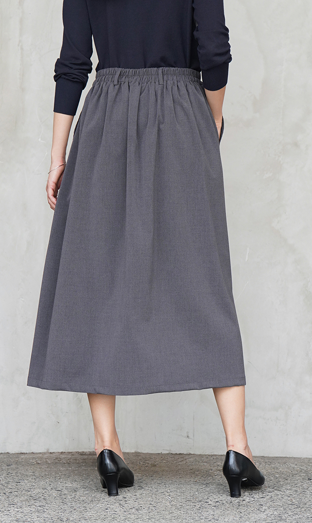 【ヴィリーナ】パロマカーディガン＆スカートセット(オフホワイト×チャコール）