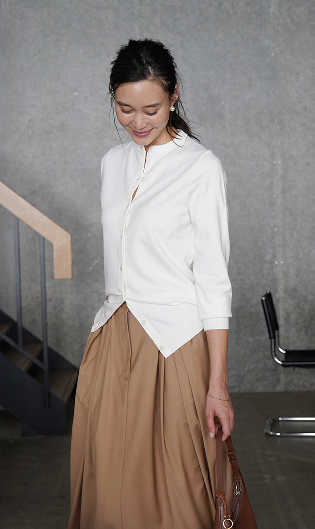 【ヴィリーナ】パロマカーディガン＆スカートセット(オフホワイト×チャコール）