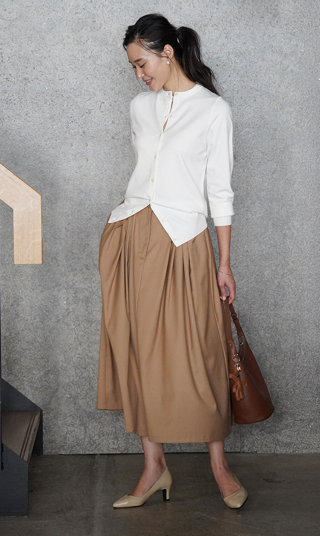 【ヴィリーナ】パロマカーディガン＆スカートセット(オフホワイト×チャコール）