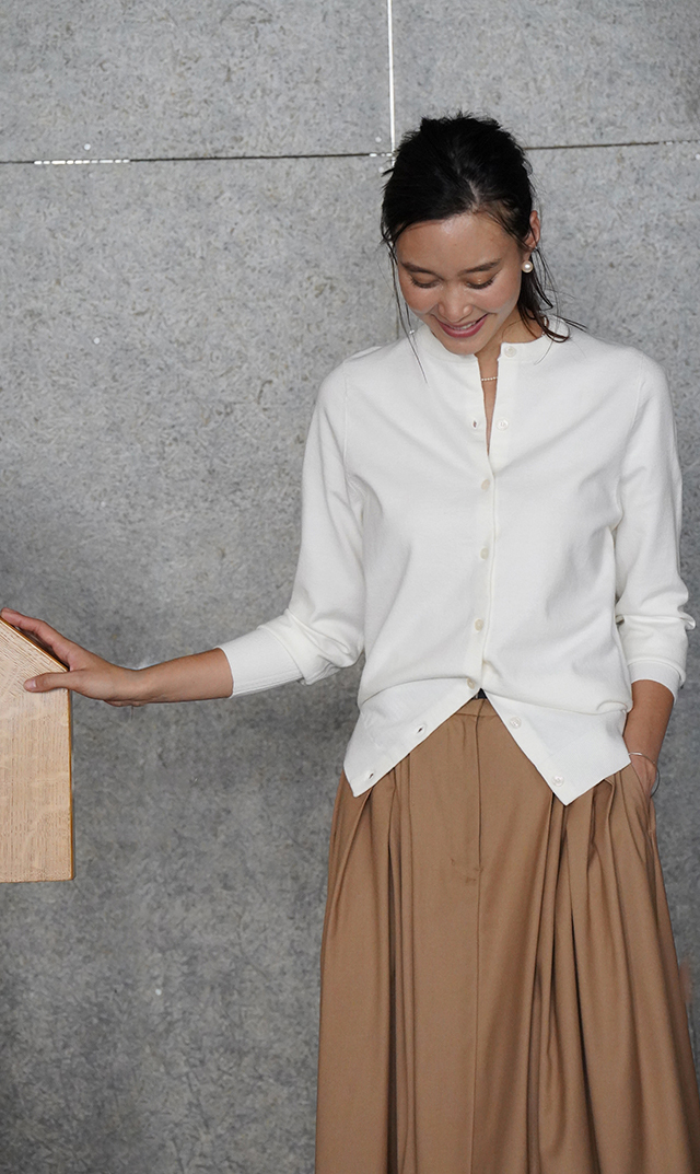 【ヴィリーナ】パロマカーディガン＆スカートセット(オフホワイト×チャコール）