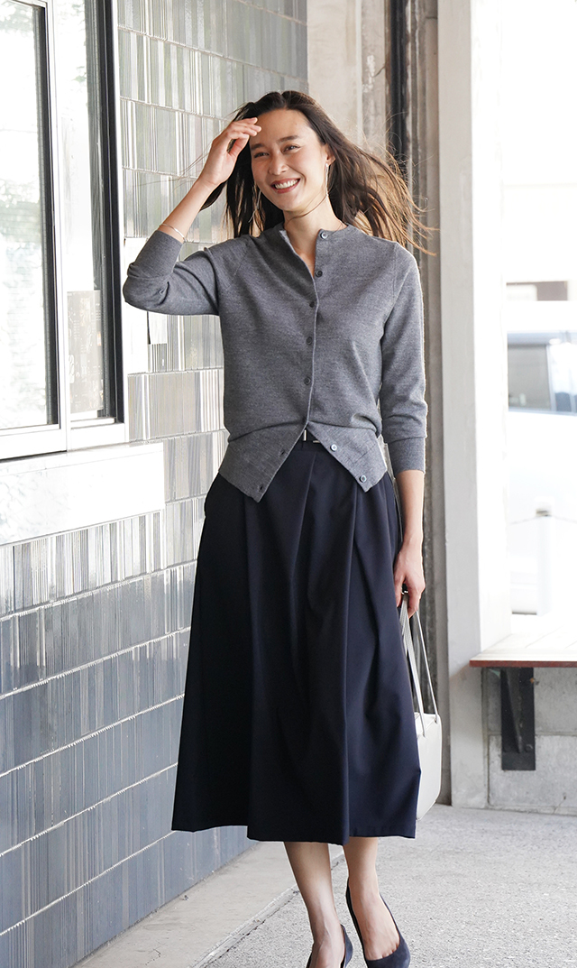 【ヴィリーナ】パロマカーディガン＆スカートセット(グレー×ネイビー）