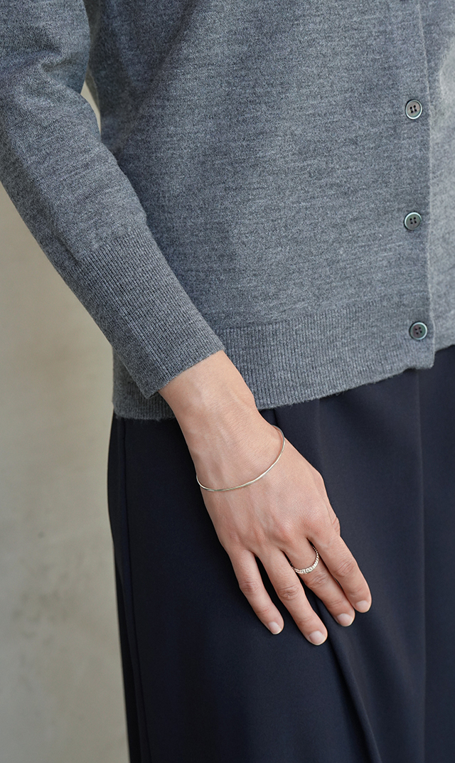 【ヴィリーナ】パロマカーディガン＆スカートセット(グレー×ネイビー）