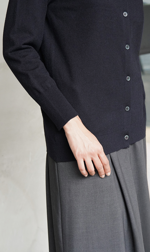 【ヴィリーナ】パロマカーディガン＆スカートセット(ネイビー×ネイビー）