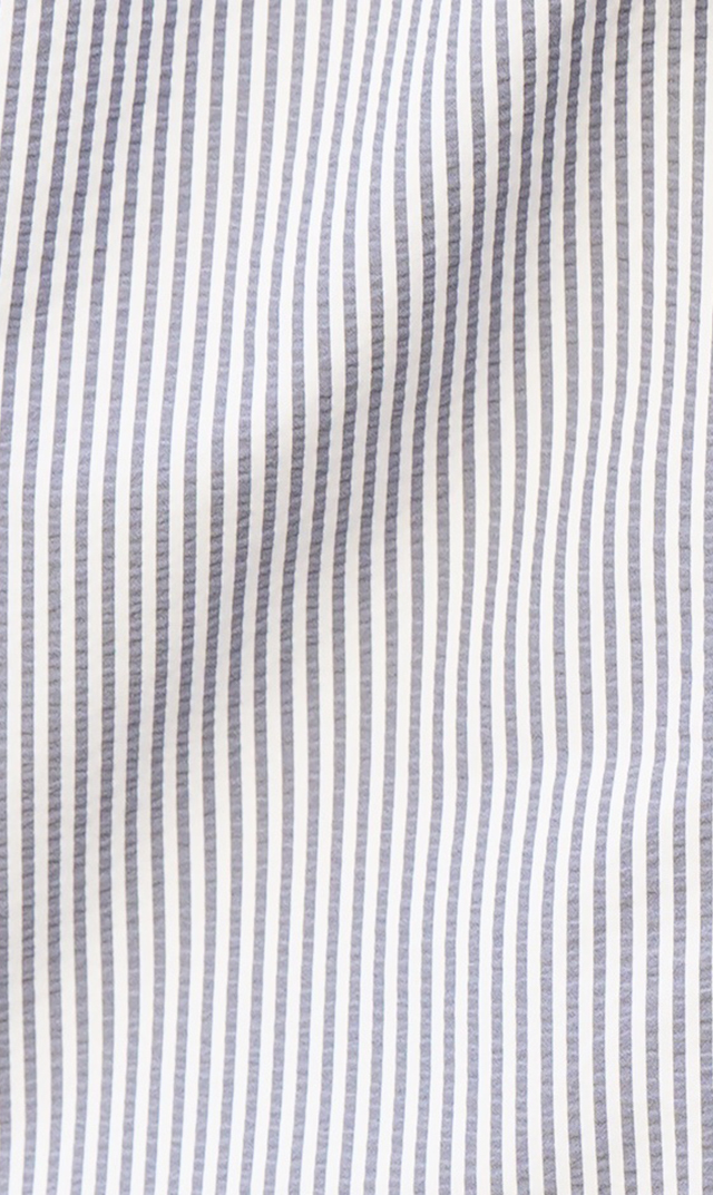 着るだけでサマになるシルエット、女性らしい軽やかさが魅力の