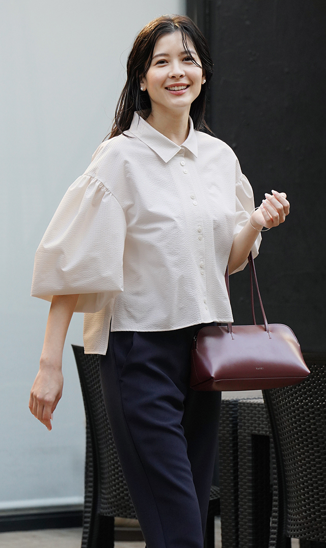 襟付きボリュームロングスリーブシャツ白