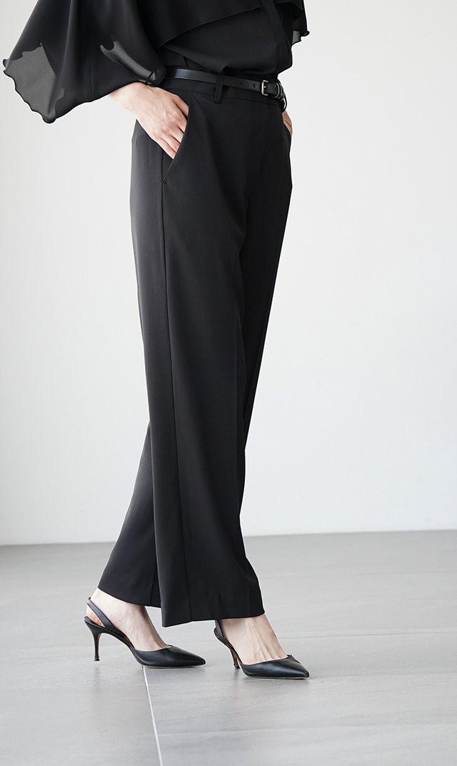 シワになりにくいブレアストレートパンツ３色展開