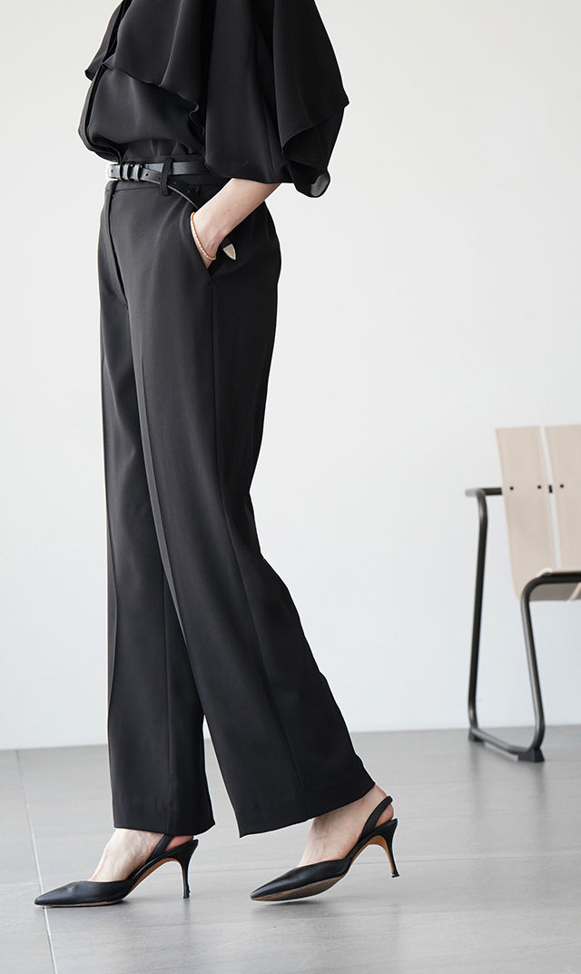 シワになりにくいブレアストレートパンツ３色展開