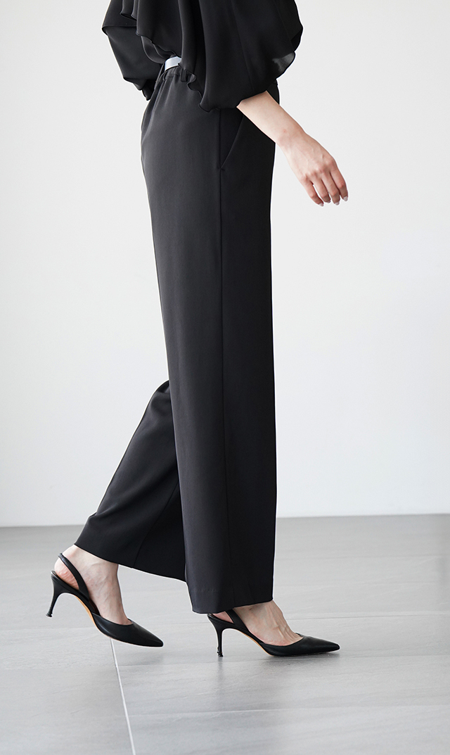 シワになりにくいブレアストレートパンツ３色展開