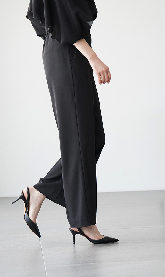 シワになりにくいブレアストレートパンツ３色展開