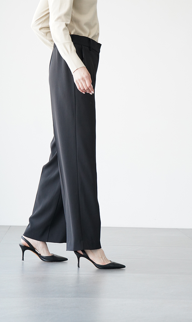 シワになりにくいブレアストレートパンツ３色展開