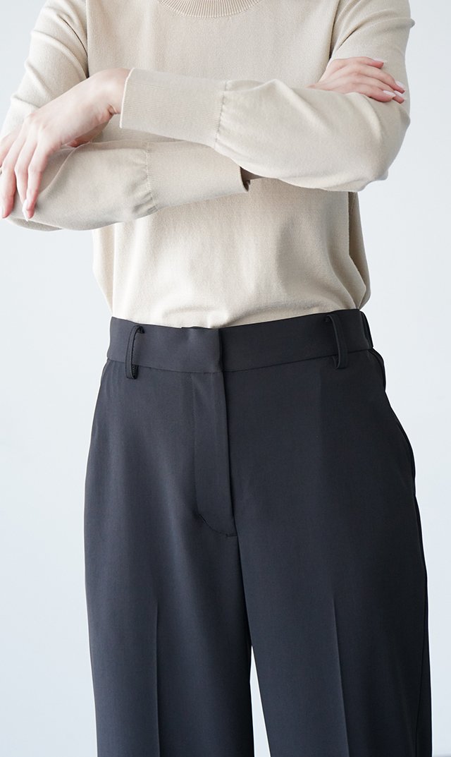 シワになりにくいブレアストレートパンツ３色展開