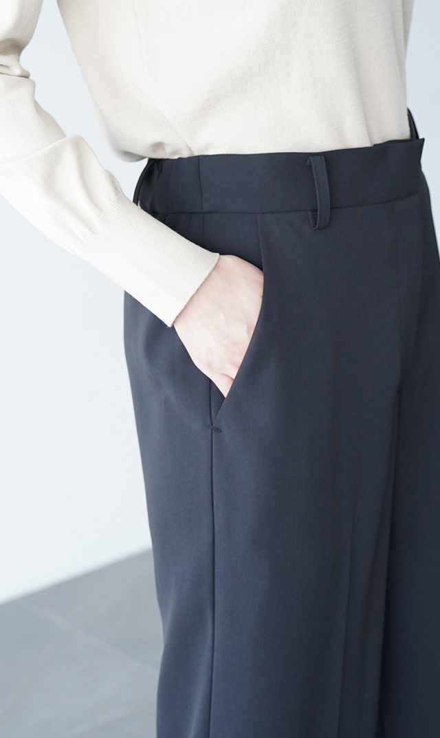 シワになりにくいブレアストレートパンツ３色展開