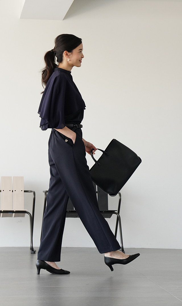 シワになりにくいブレアストレートパンツ３色展開