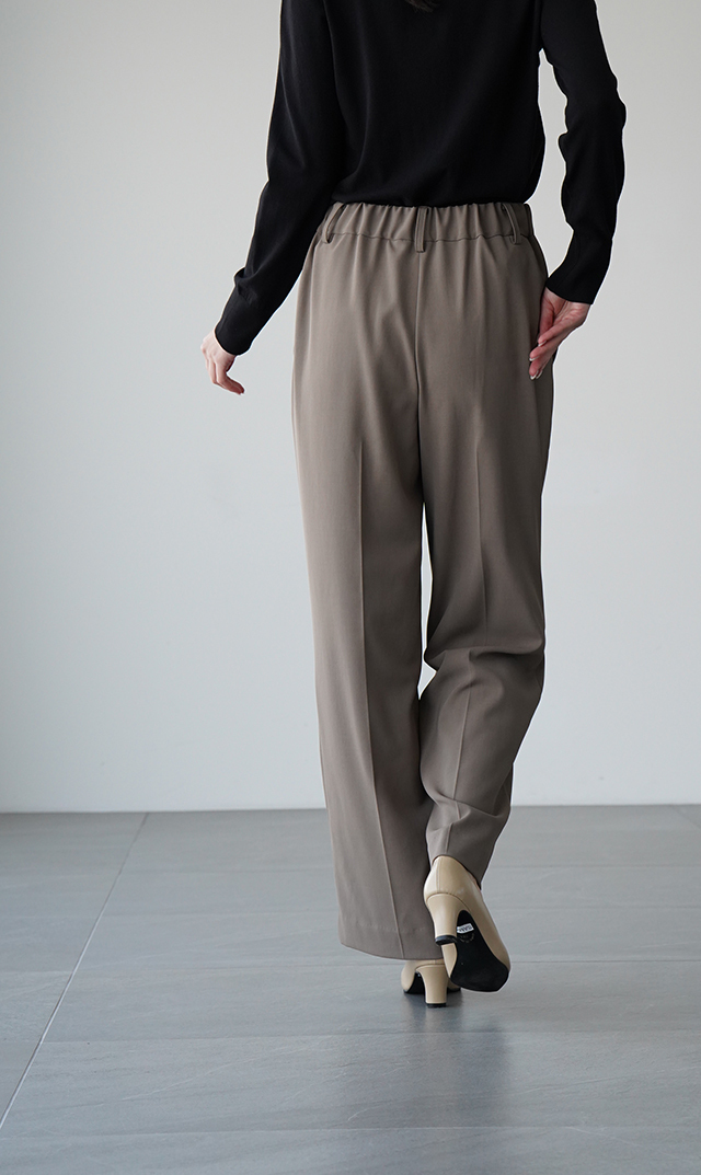 シワになりにくいブレアストレートパンツ３色展開