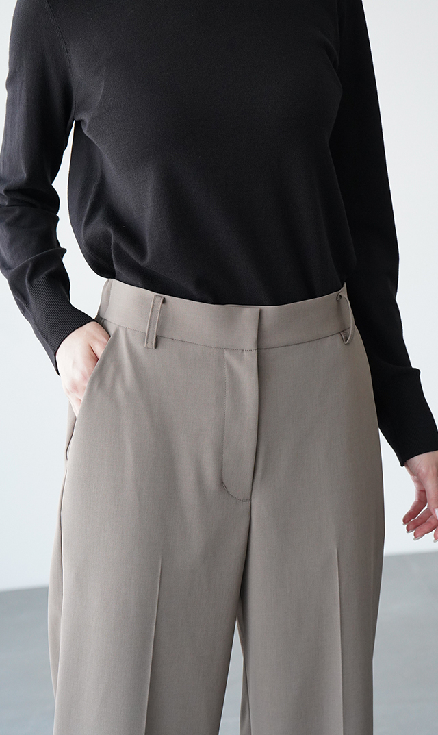 シワになりにくいブレアストレートパンツ３色展開