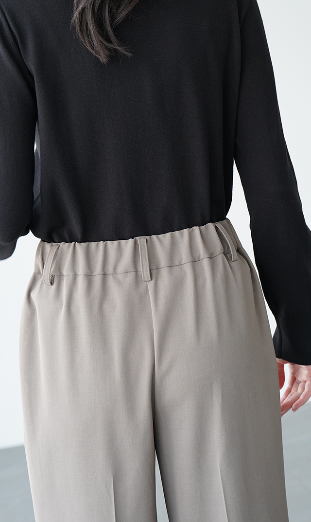 シワになりにくいブレアストレートパンツ３色展開