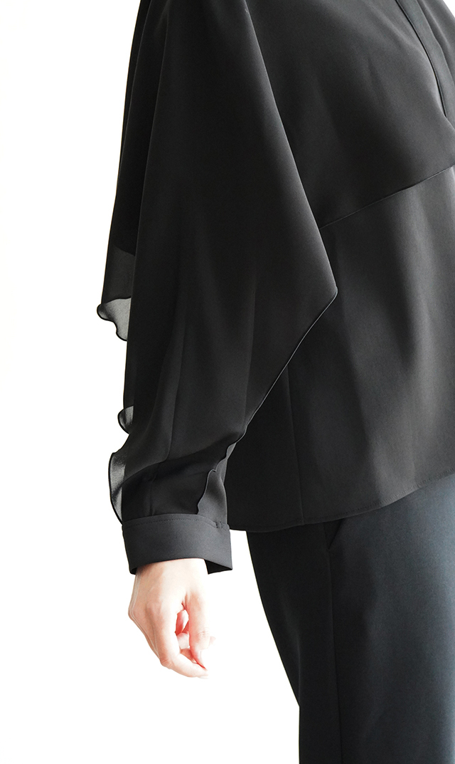 シアー素材レイヤードヴェールブラウス黒紺