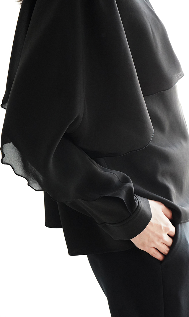 シアー素材レイヤードヴェールブラウス黒紺