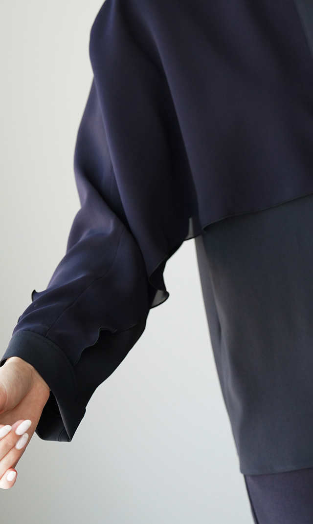 シアー素材レイヤードヴェールブラウス黒紺