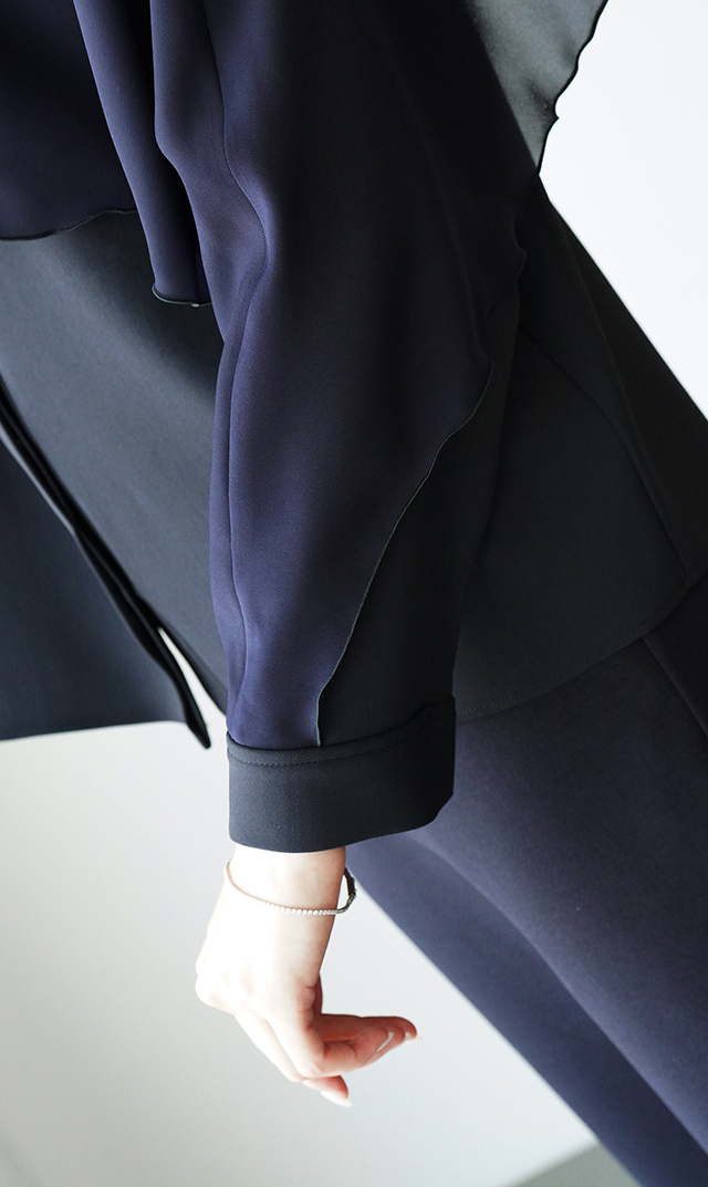 シアー素材レイヤードヴェールブラウス黒紺