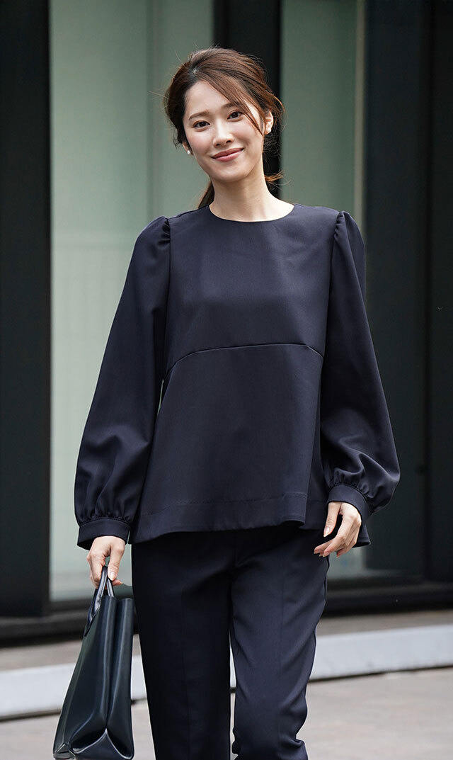 取り外し可能レース襟付きクルーネックブラウス紺