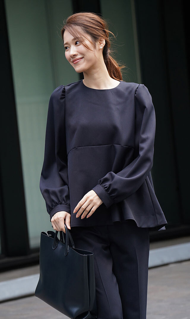 取り外し可能レース襟付きクルーネックブラウス紺