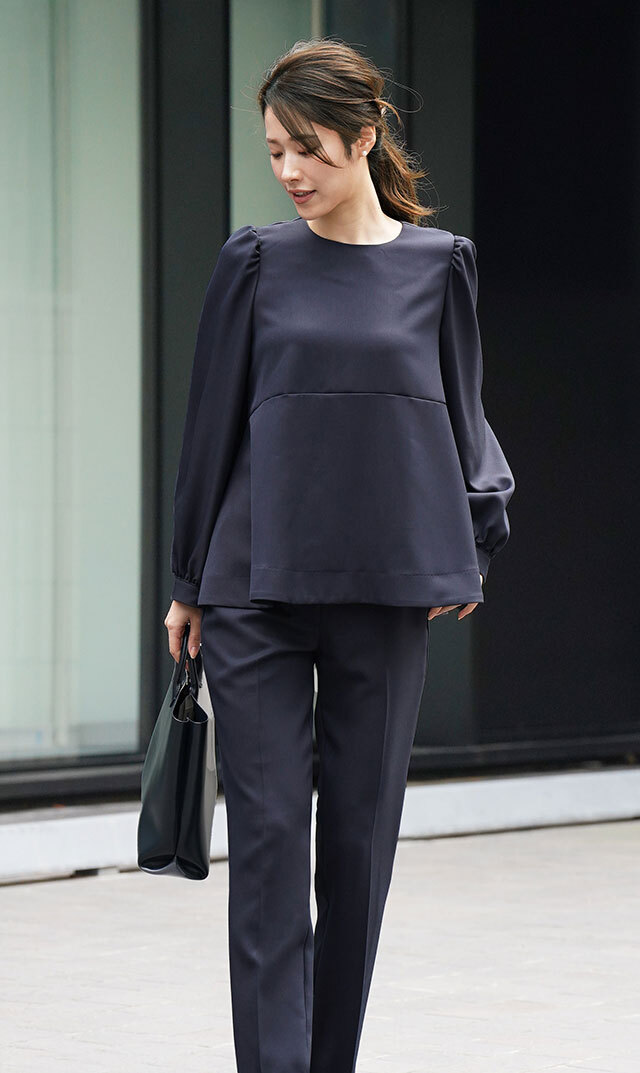 取り外し可能レース襟付きクルーネックブラウス紺