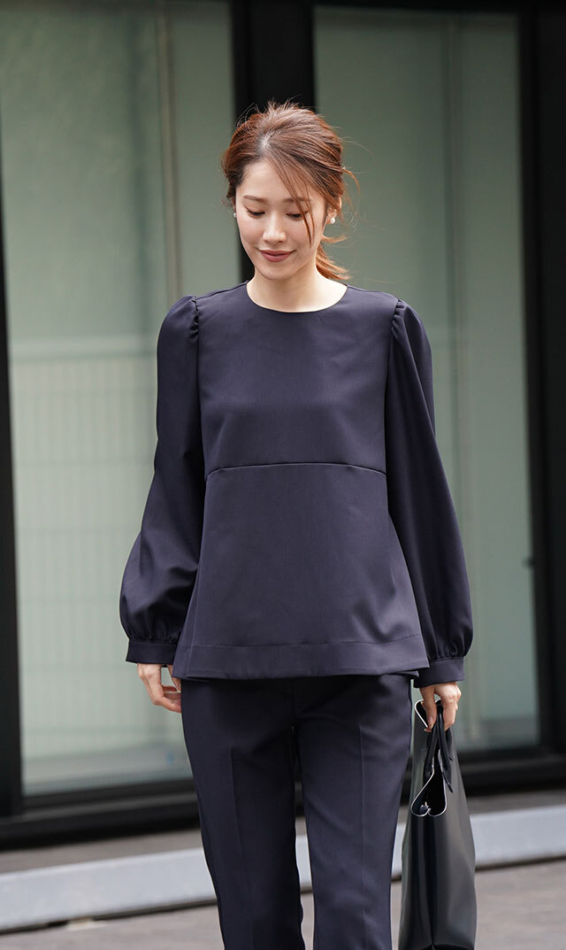 取り外し可能レース襟付きクルーネックブラウス紺