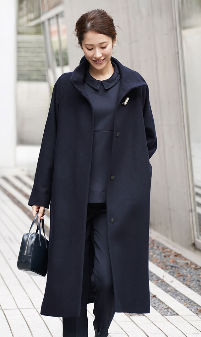 取り外し可能レース襟付きクルーネックブラウス紺