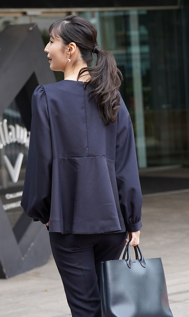 取り外し可能レース襟付きクルーネックブラウス紺