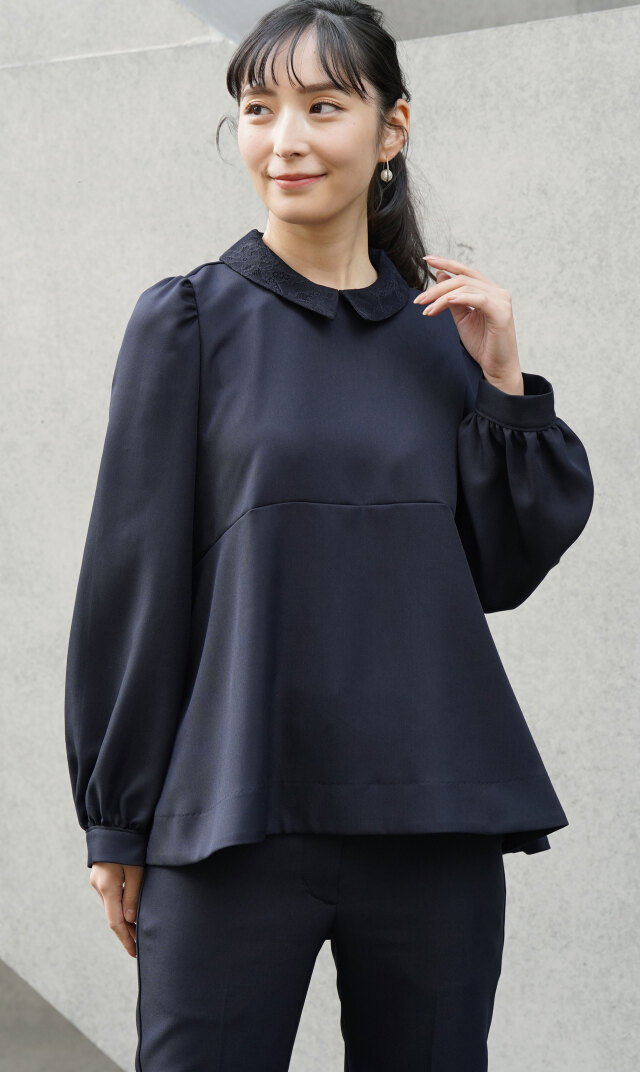 取り外し可能レース襟付きクルーネックブラウス紺