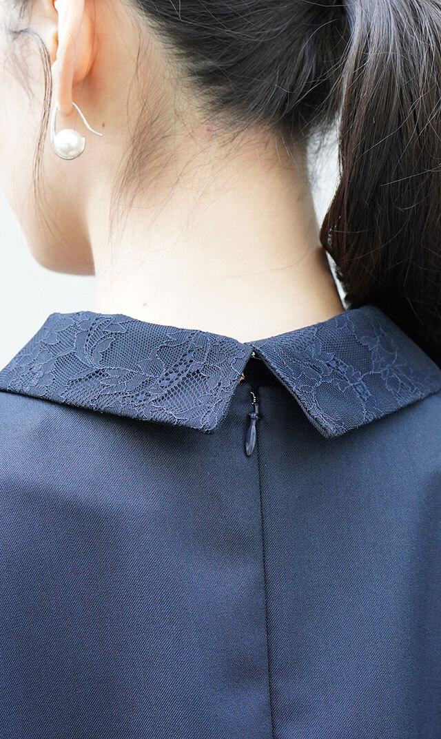 取り外し可能レース襟付きクルーネックブラウス紺