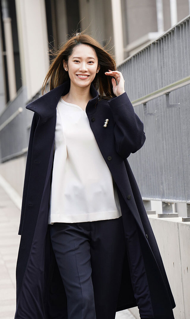 ハートシェイプドネックブラウス黒