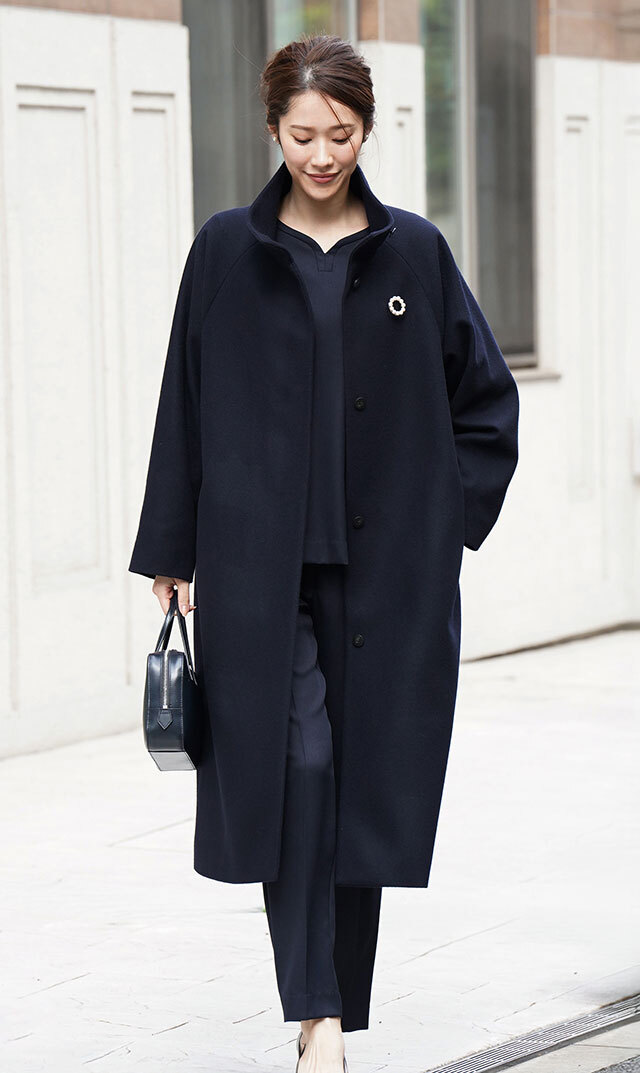 ハートシェイプドネックブラウス紺