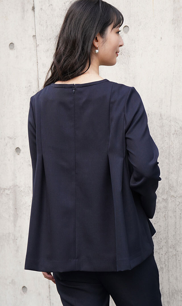 ハートシェイプドネックブラウス紺