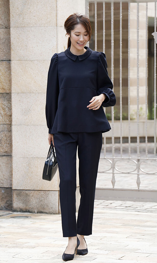 凛とした気配を纏う、やや細身のシルエットでコーディネート力と