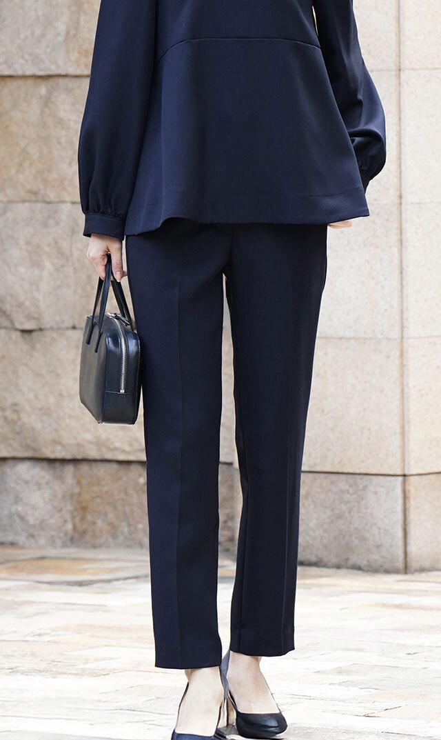 細身シルエットセンタープレス美脚パンツ紺