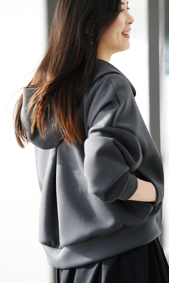 【美品】VIRINA ヴィリーナ エアクッションフードパーカー ヴィリーナ VIRINA 【セットアップ・ストレッチ・フード・洗える