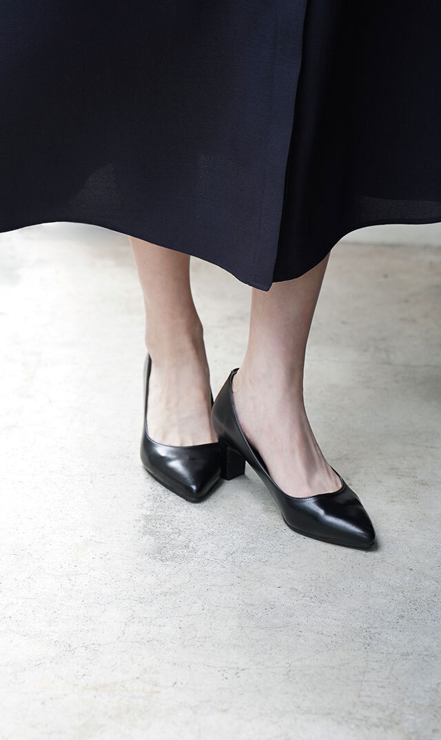 歩きやすさを追求したママのための5cmヒールパンプス