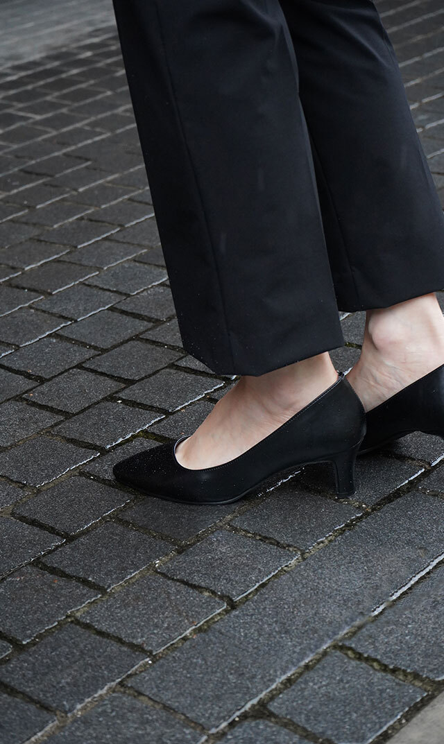 歩きやすさを追求したママのための5cmヒールパンプス