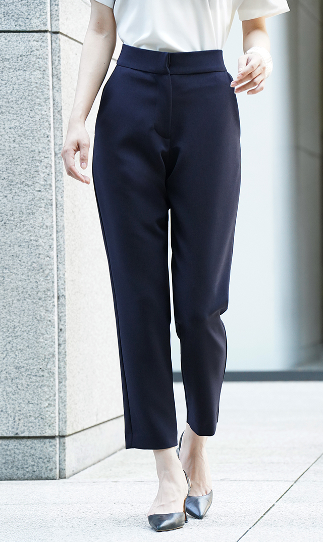 360°ストレッチ・シワ防止テイパードパンツ紺