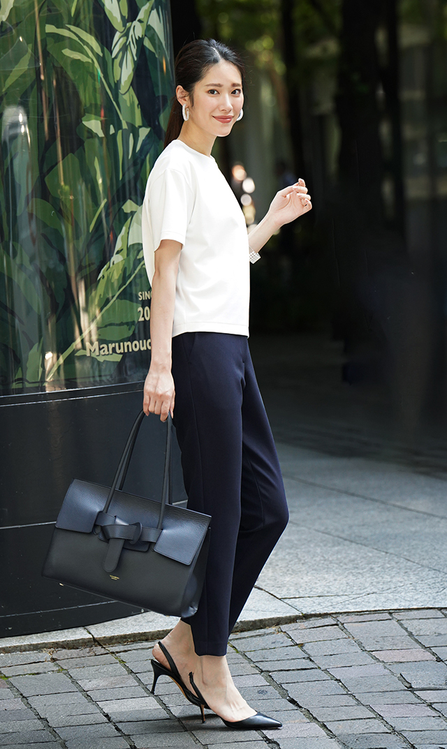 360°ストレッチ・シワ防止テイパードパンツ紺