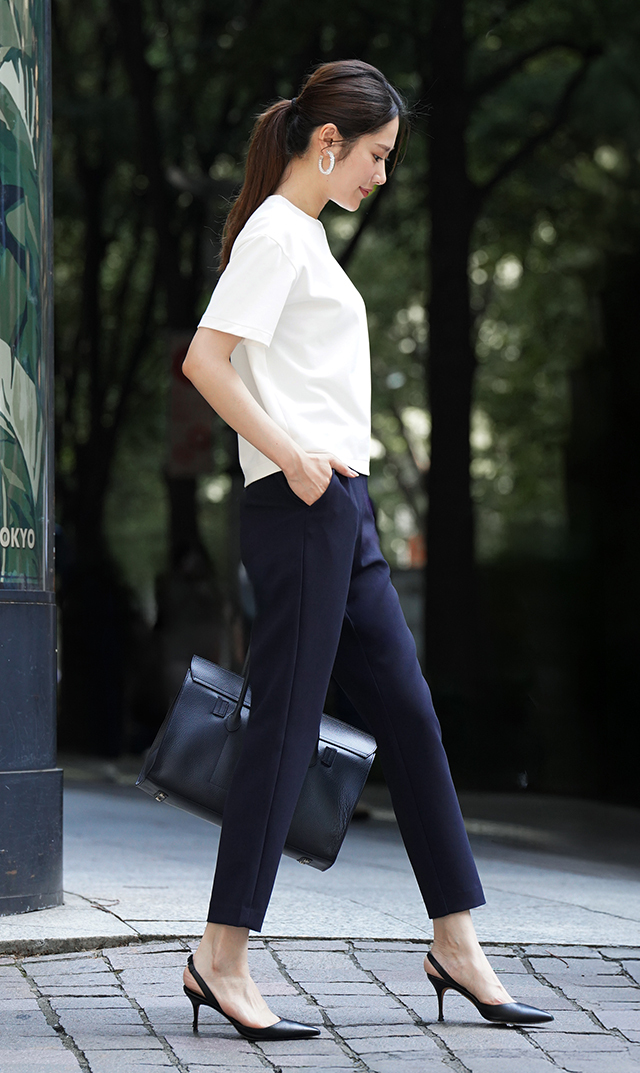 360°ストレッチ・シワ防止テイパードパンツ紺