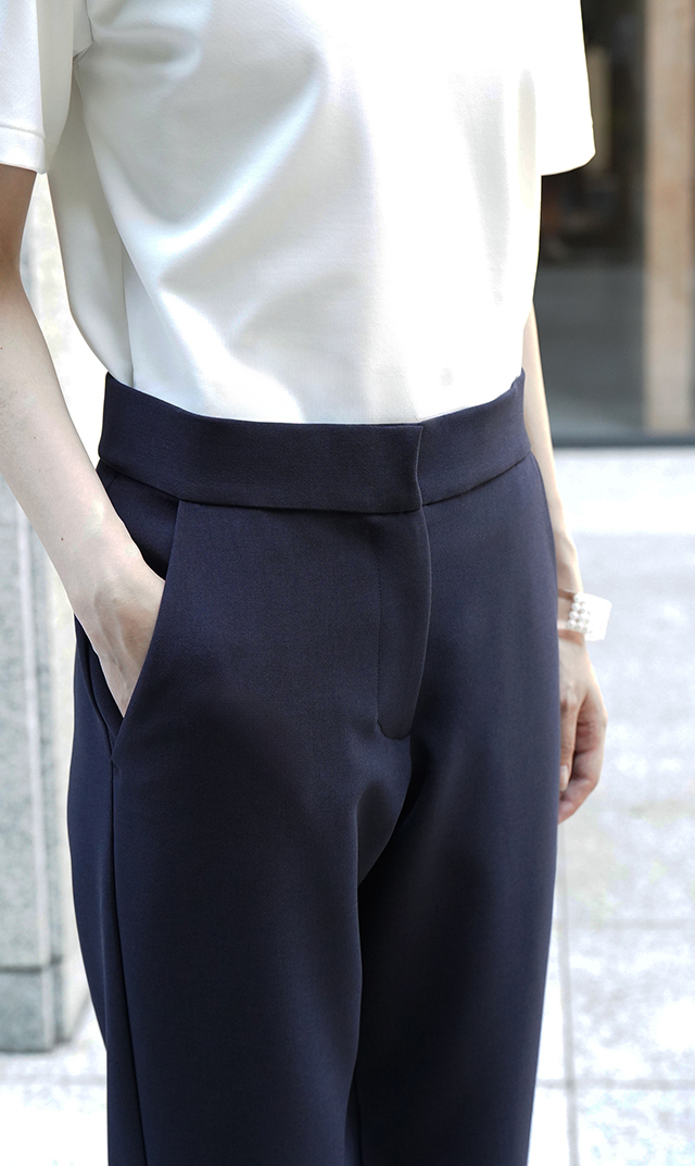 360°ストレッチ・シワ防止テイパードパンツ紺