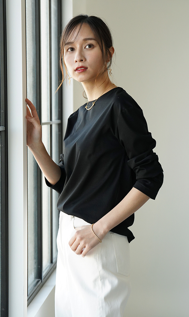 イタリア×日本の共同開発素材ロングスリーブTシャツ黒