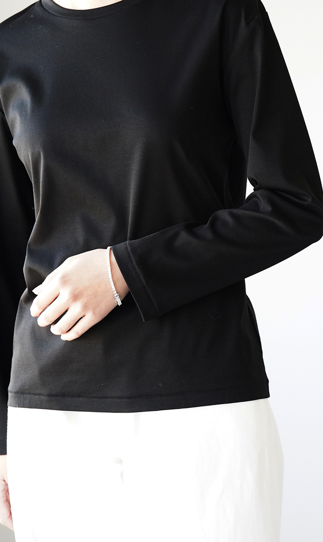 イタリア×日本の共同開発素材ロングスリーブTシャツ黒