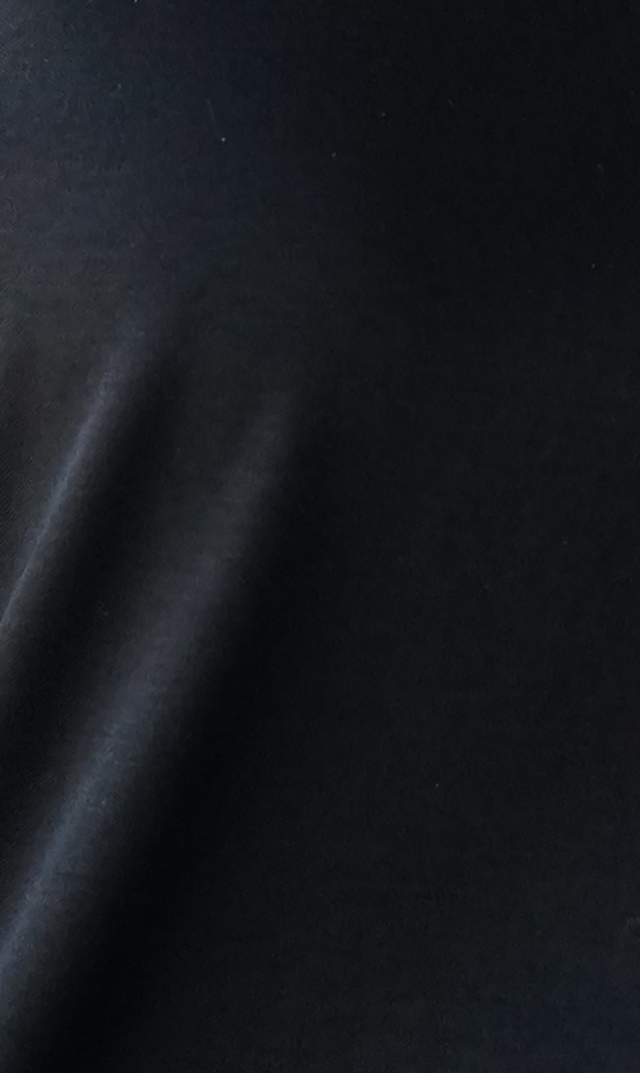 イタリア×日本の共同開発素材ロングスリーブTシャツ黒