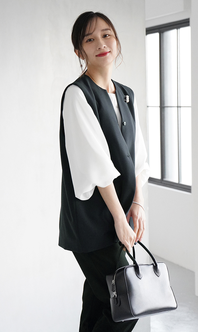 多機能素材コクーンジレ黒