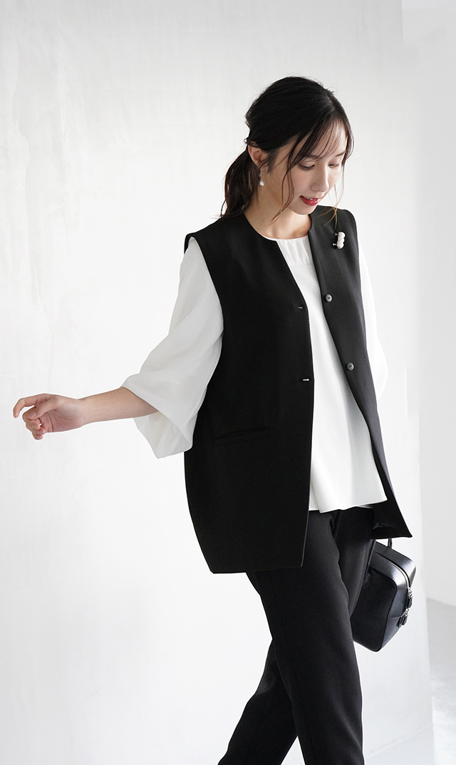 多機能素材コクーンジレ黒