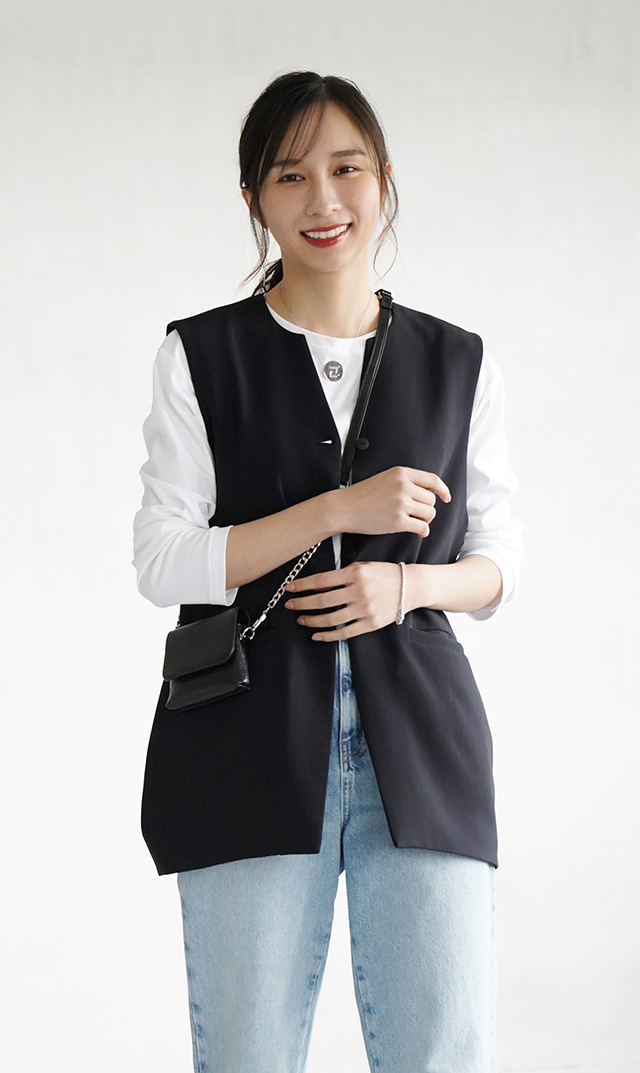 多機能素材コクーンジレ黒